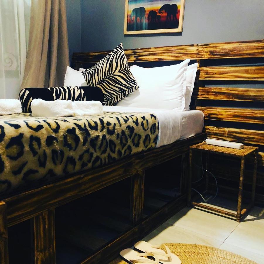 Hostel Savannah House *